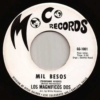 Los Magnificos Dos : Mil Besos / Besame Morenita (7")