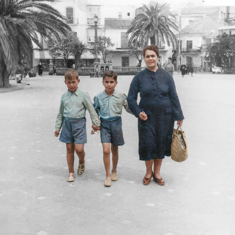 the album cover for De Pepe Lucia  / De Lucia,Paco - Pepito Y Paquito